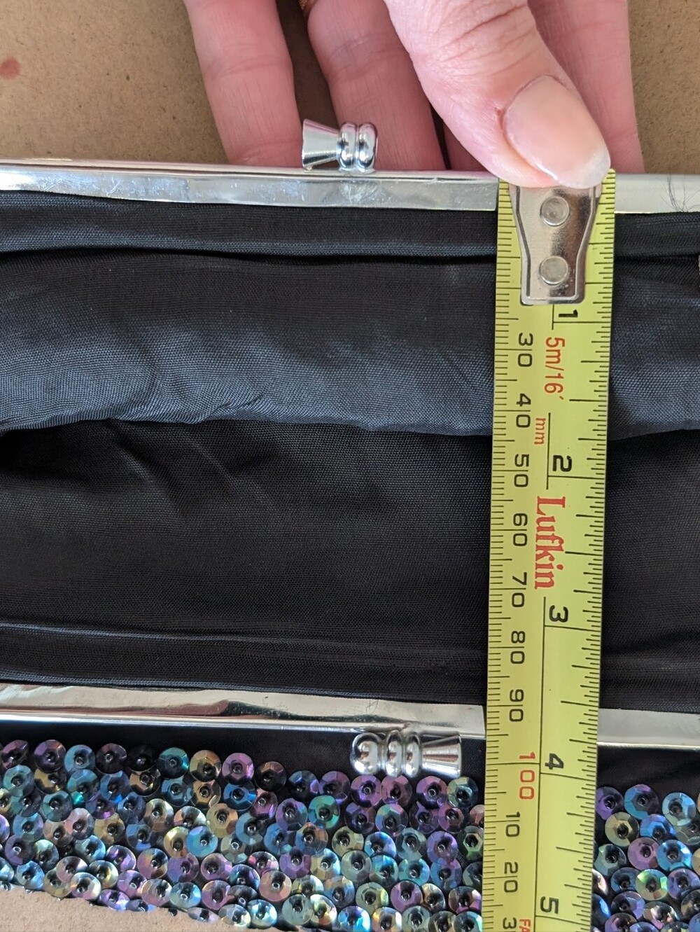 Vintage Evening Bag, Made In Honk Kong Black Iridescent Sequins Kiss Lock Clutch - Picture 16 of 16